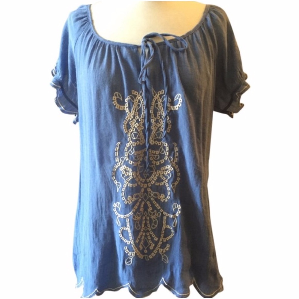 Blue top with embroidery. Size: M